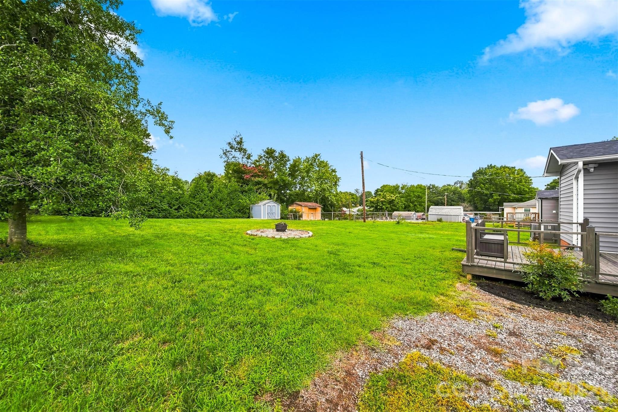 129 33rd Street NW — Hickory