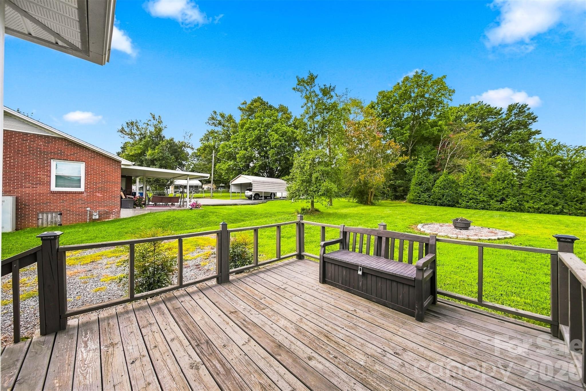 129 33rd Street NW — Hickory