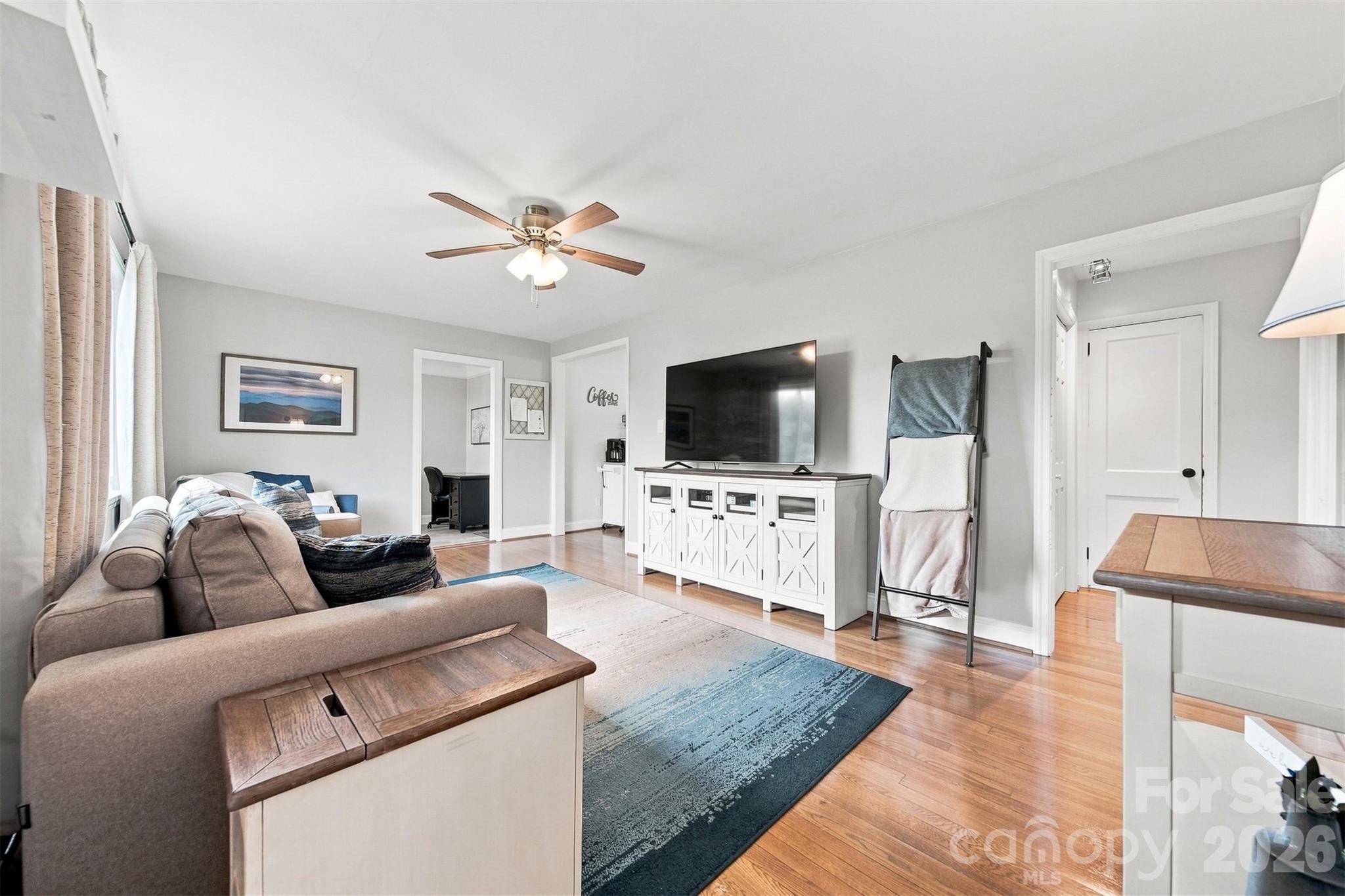 129 33rd Street NW — Hickory
