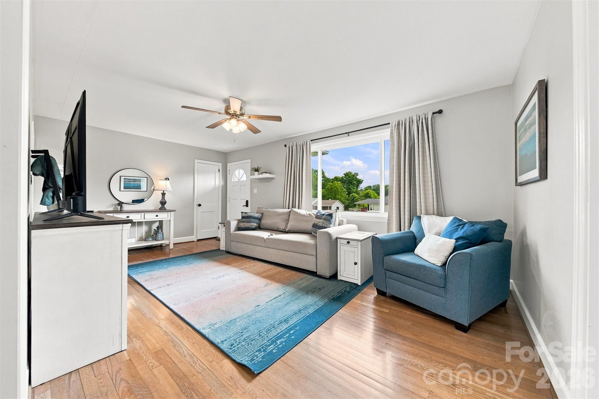 129 33rd Street NW — Hickory