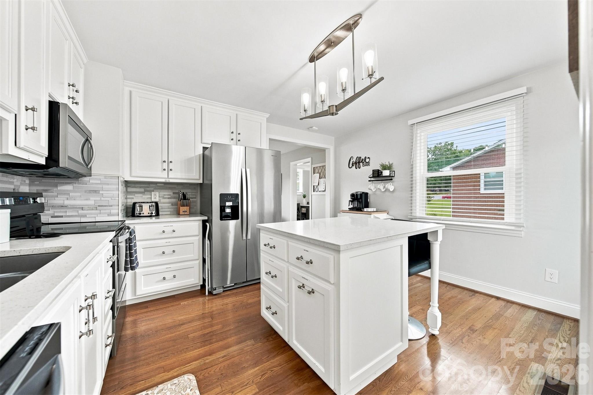 129 33rd Street NW — Hickory