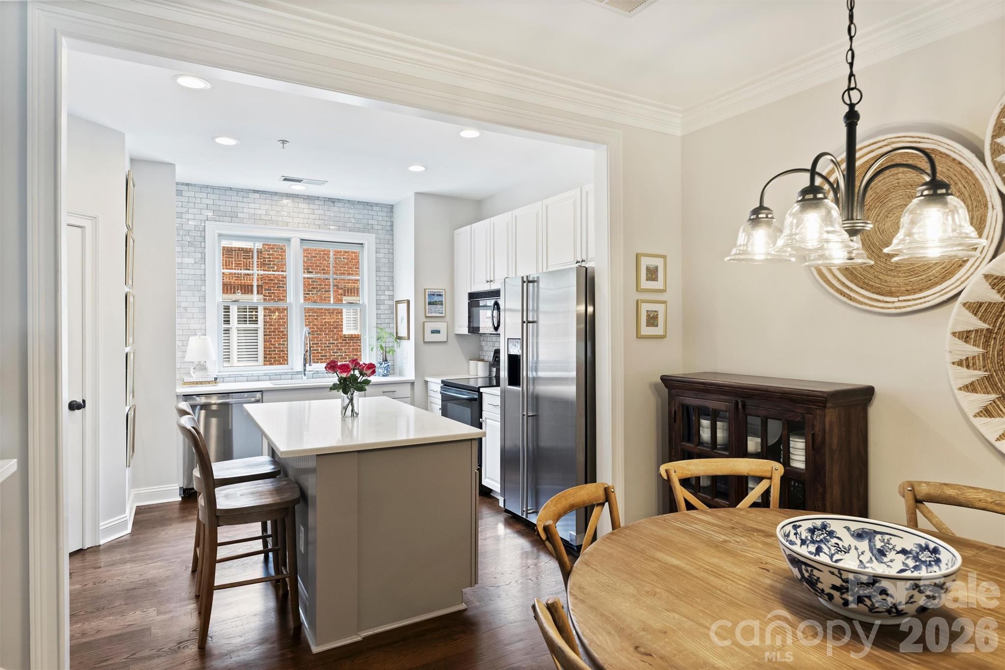 4913 S Hill View Drive — Charlotte