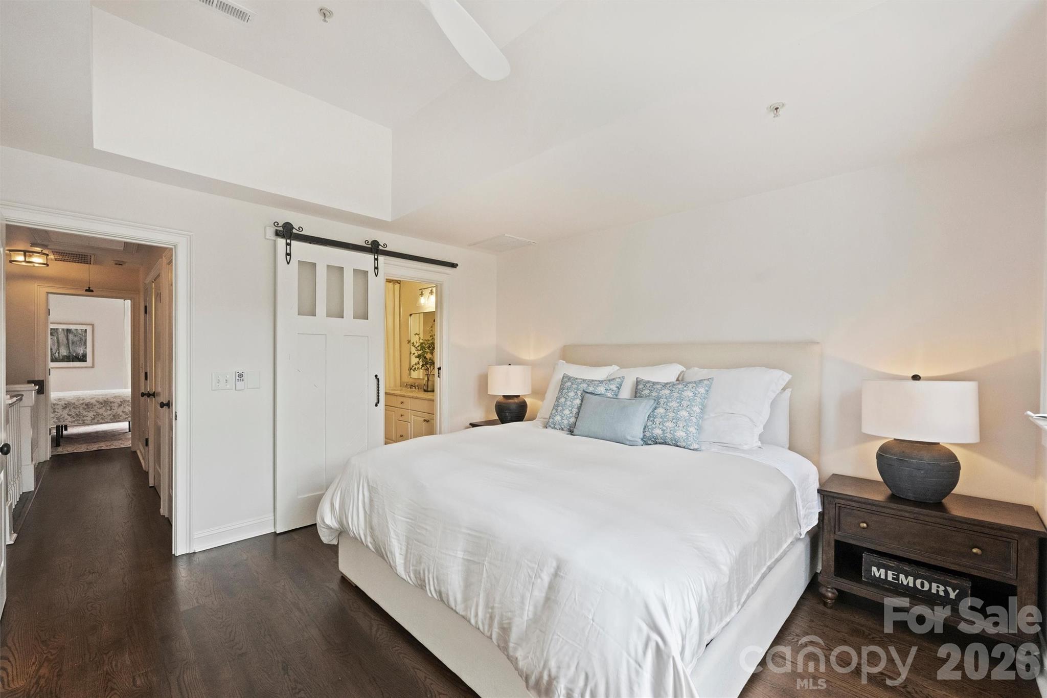 4913 S Hill View Drive — Charlotte