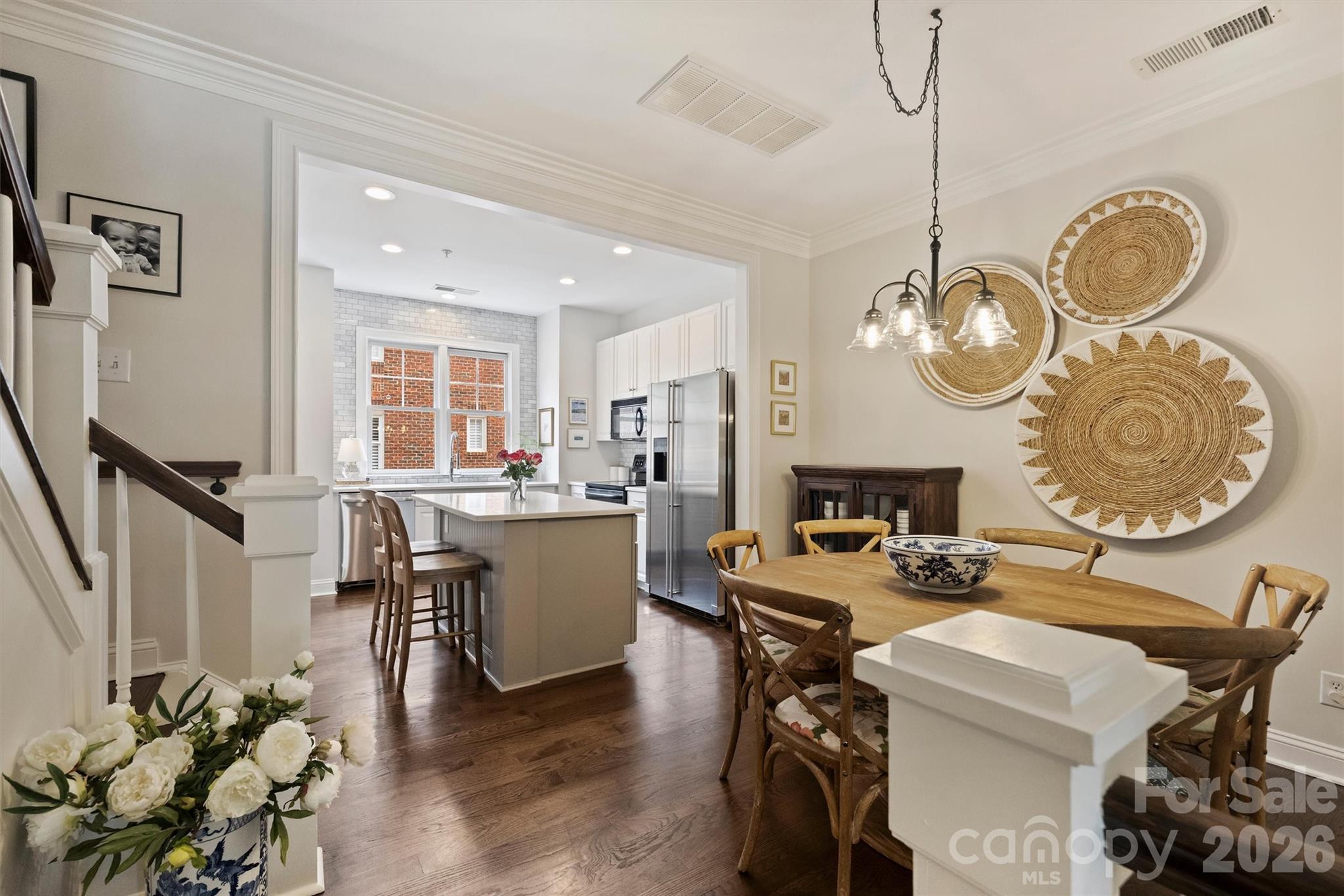 4913 S Hill View Drive — Charlotte