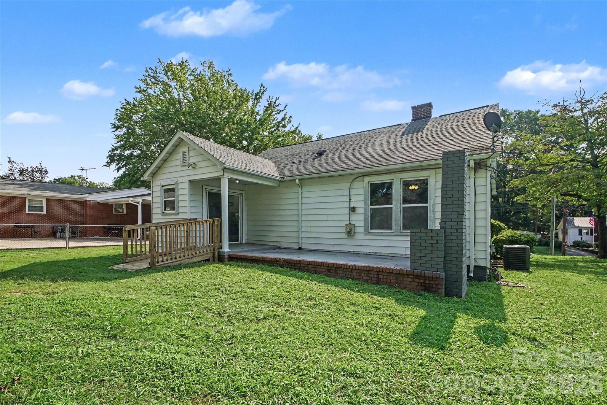 810 S Bostian Street — China Grove