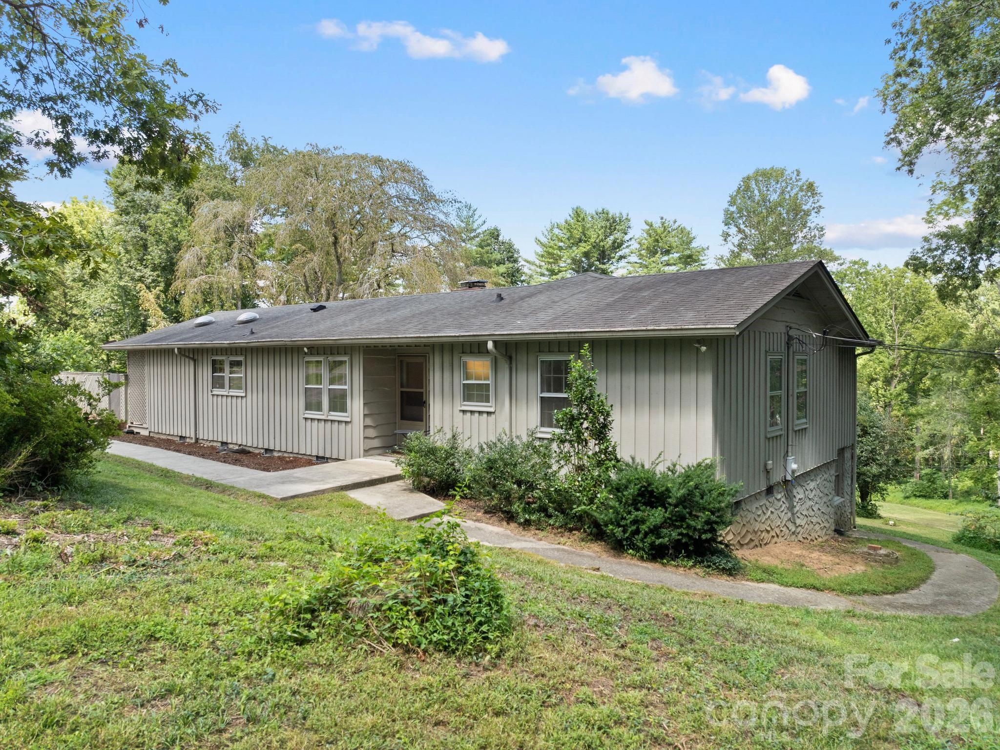 242 N Hills Drive — Hendersonville