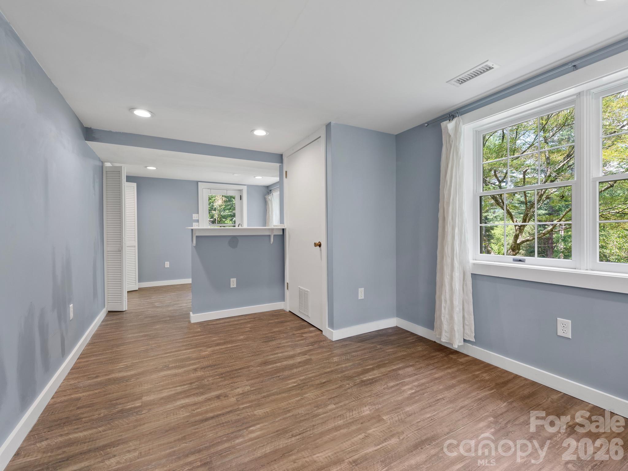 242 N Hills Drive — Hendersonville