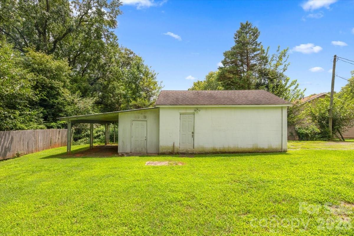 409 Toddville Road — Charlotte