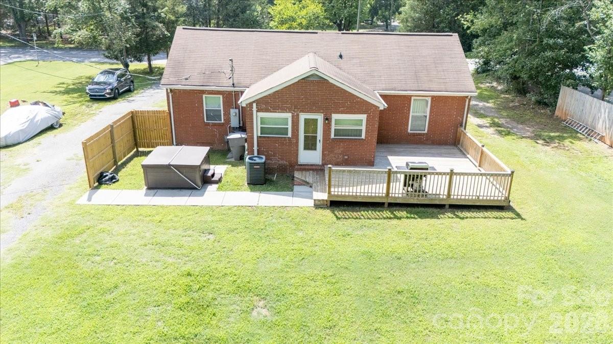 409 Toddville Road — Charlotte