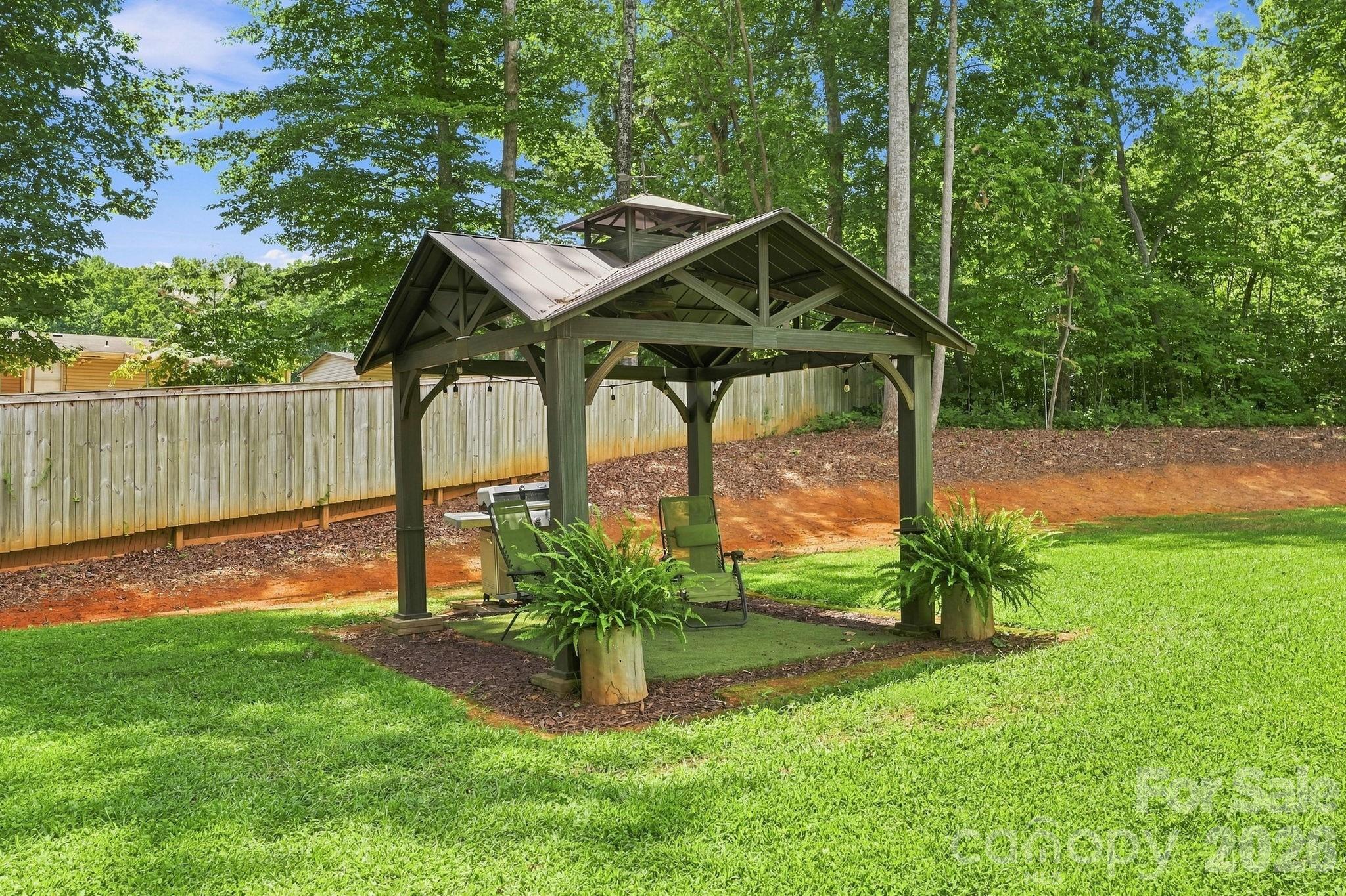 312 Sailwinds Road — Mooresville