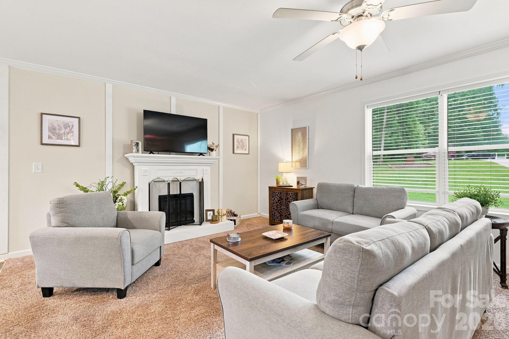 312 Sailwinds Road — Mooresville