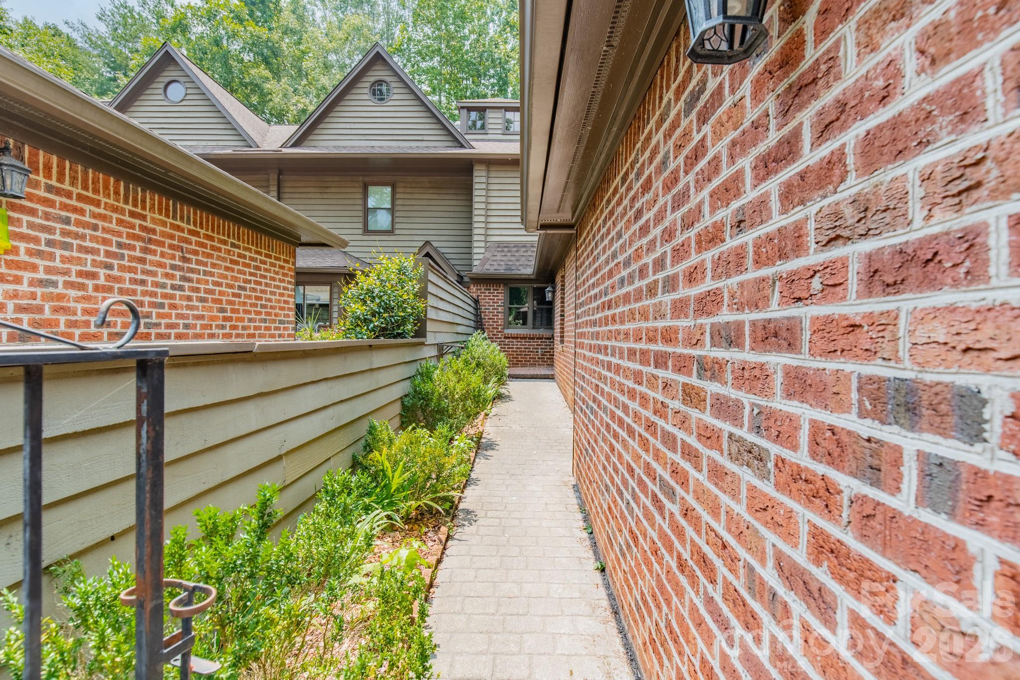 7426 Newmans Lane — Charlotte