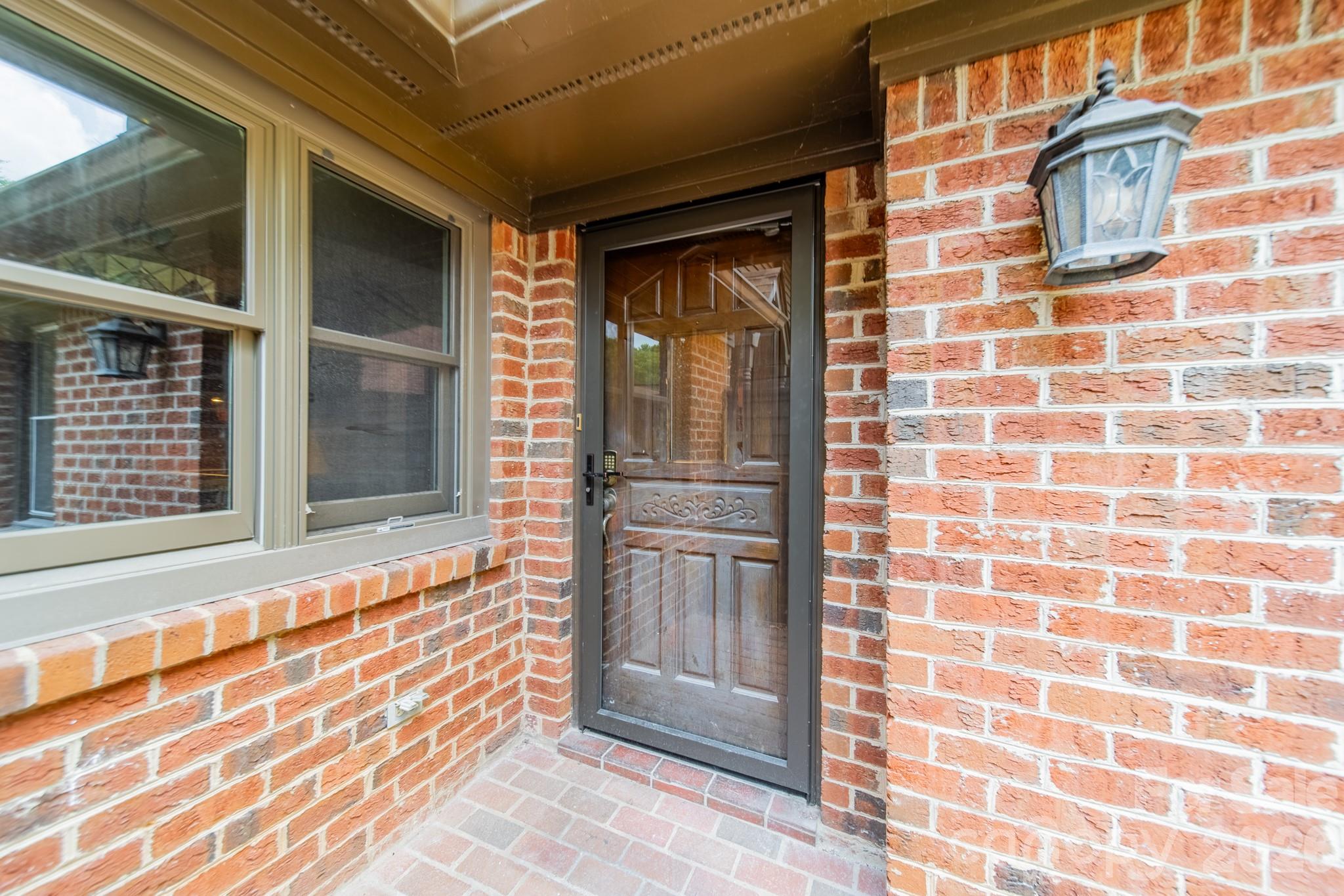 7426 Newmans Lane — Charlotte