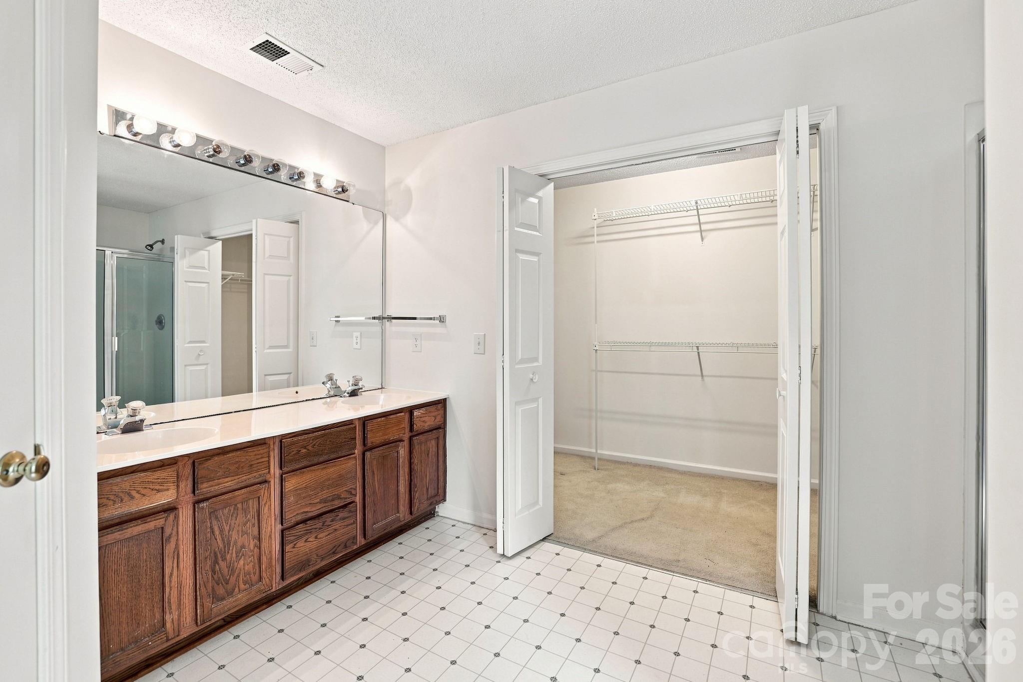 11215 Longhedge Lane — Charlotte