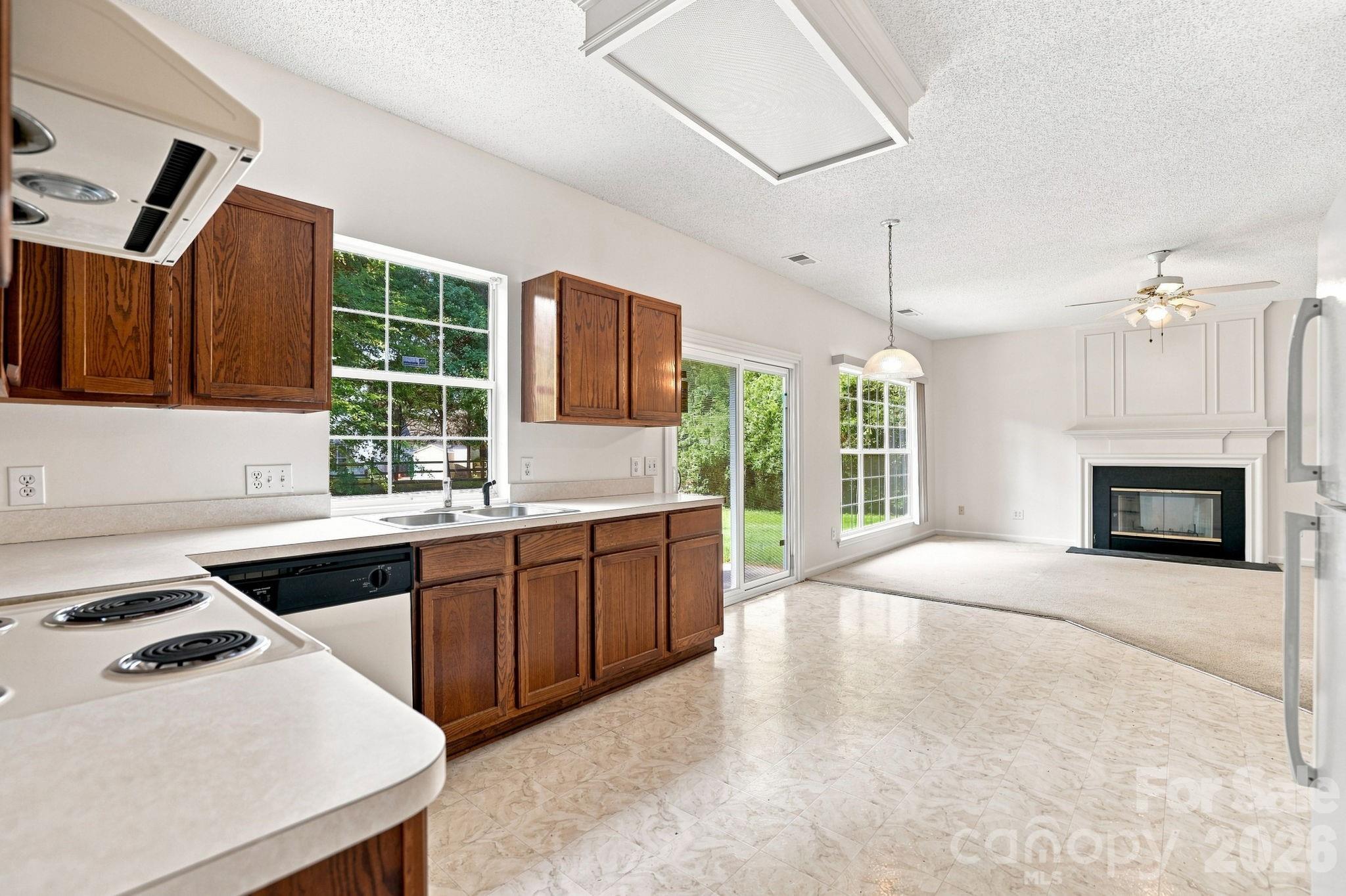 11215 Longhedge Lane — Charlotte