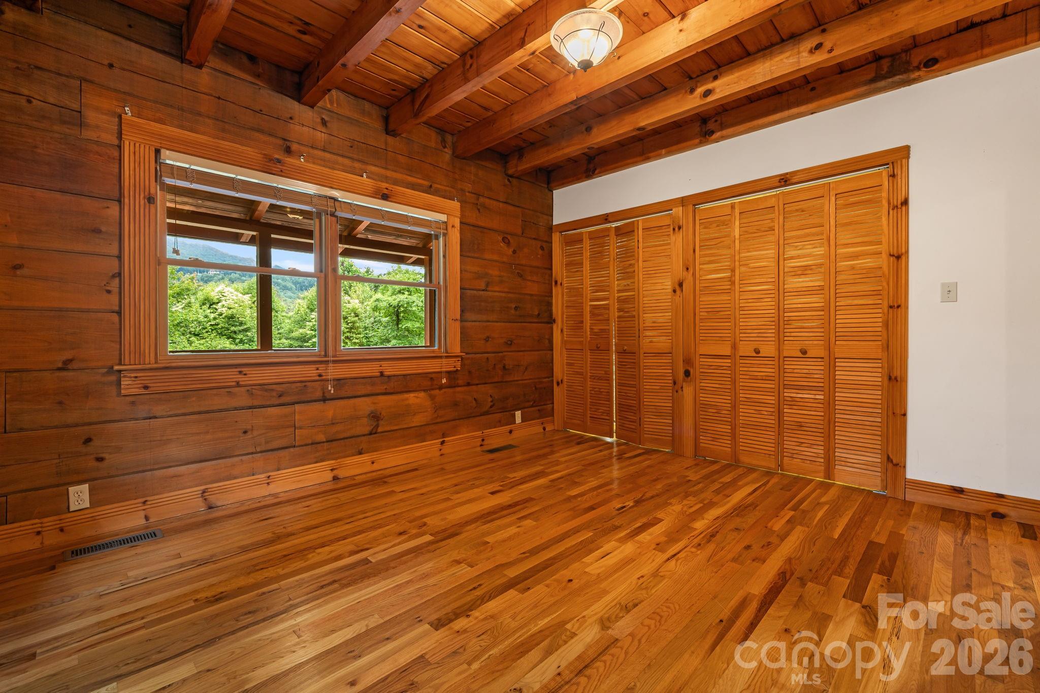 256 Fairway Loop — Burnsville