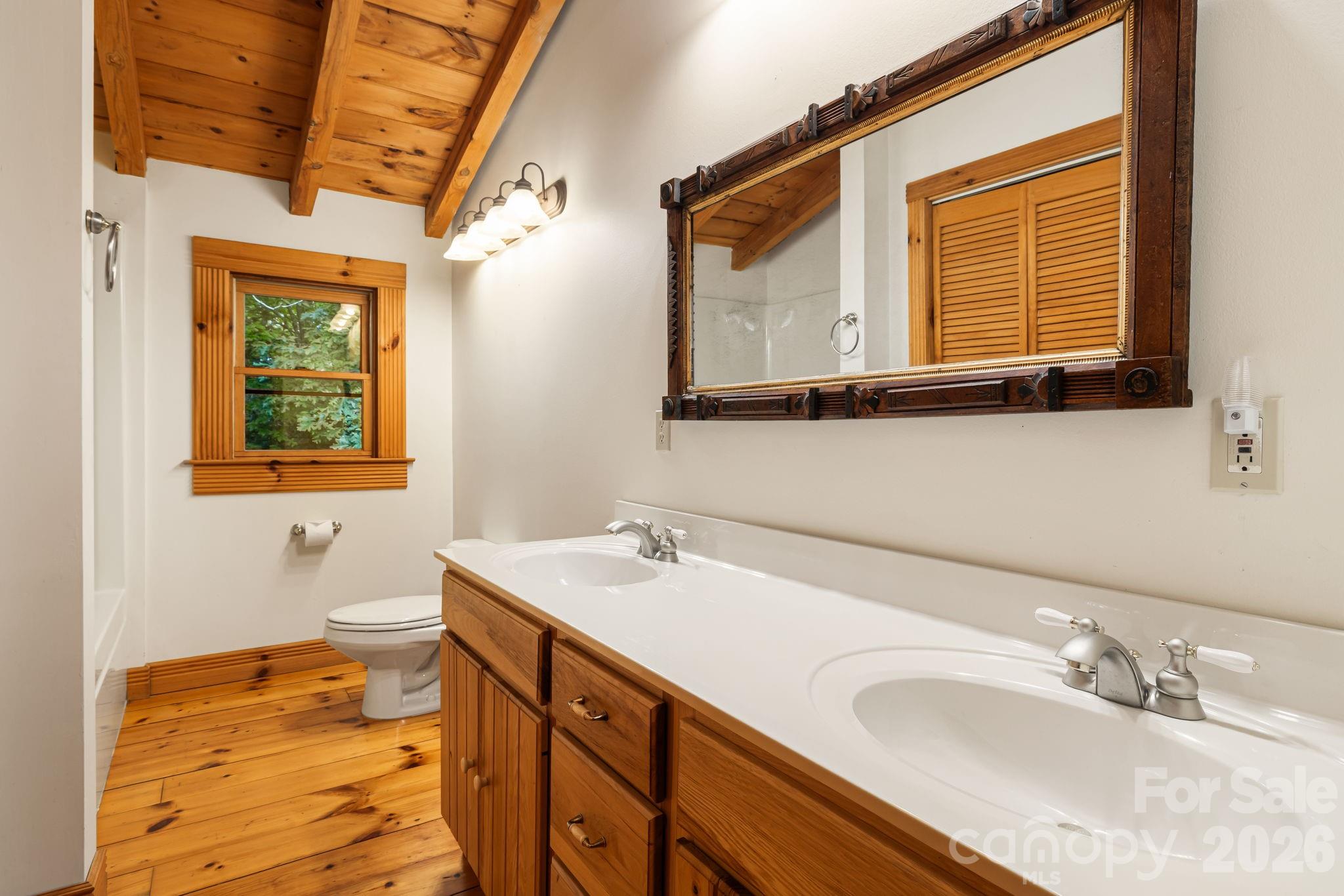 256 Fairway Loop — Burnsville