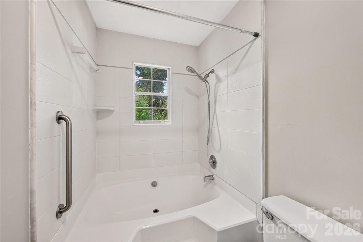 3220 Selwyn Farms Lane #5 — Charlotte