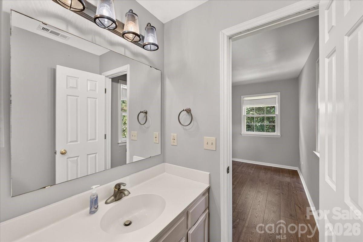 3220 Selwyn Farms Lane #5 — Charlotte