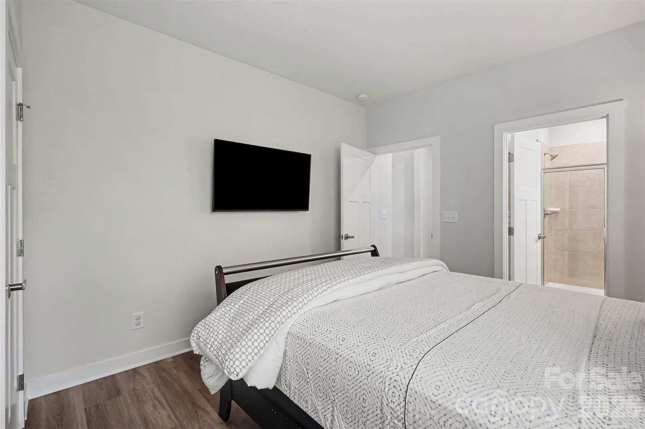 8504 Everwood Avenue — Huntersville