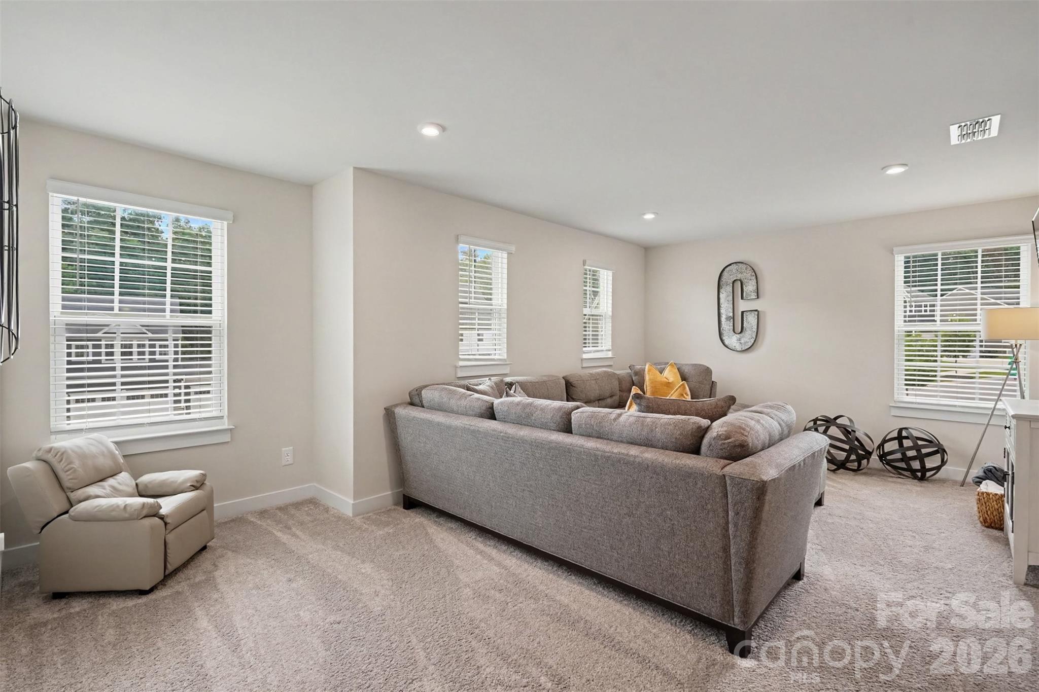 8504 Everwood Avenue — Huntersville