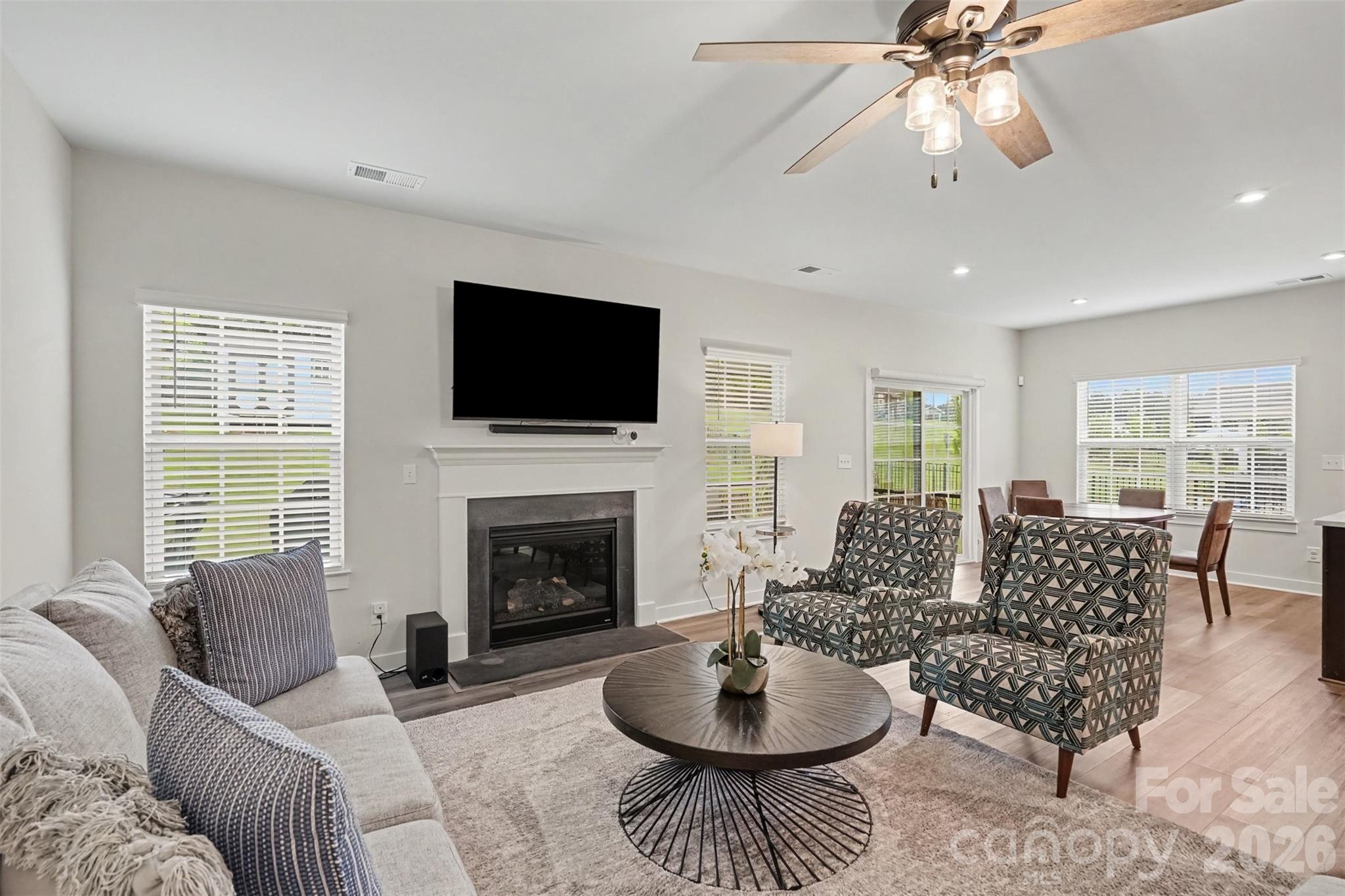 8504 Everwood Avenue — Huntersville