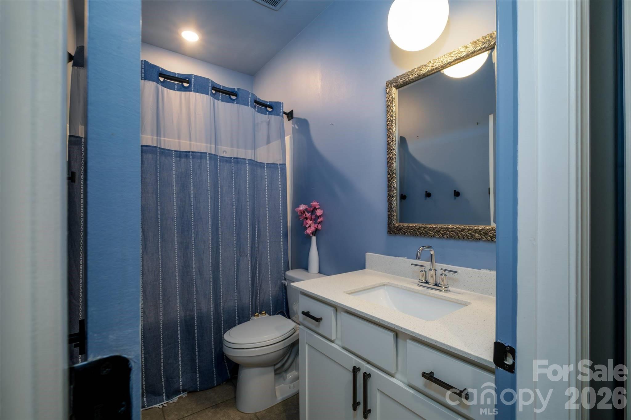5609 Lavaux Court — Charlotte