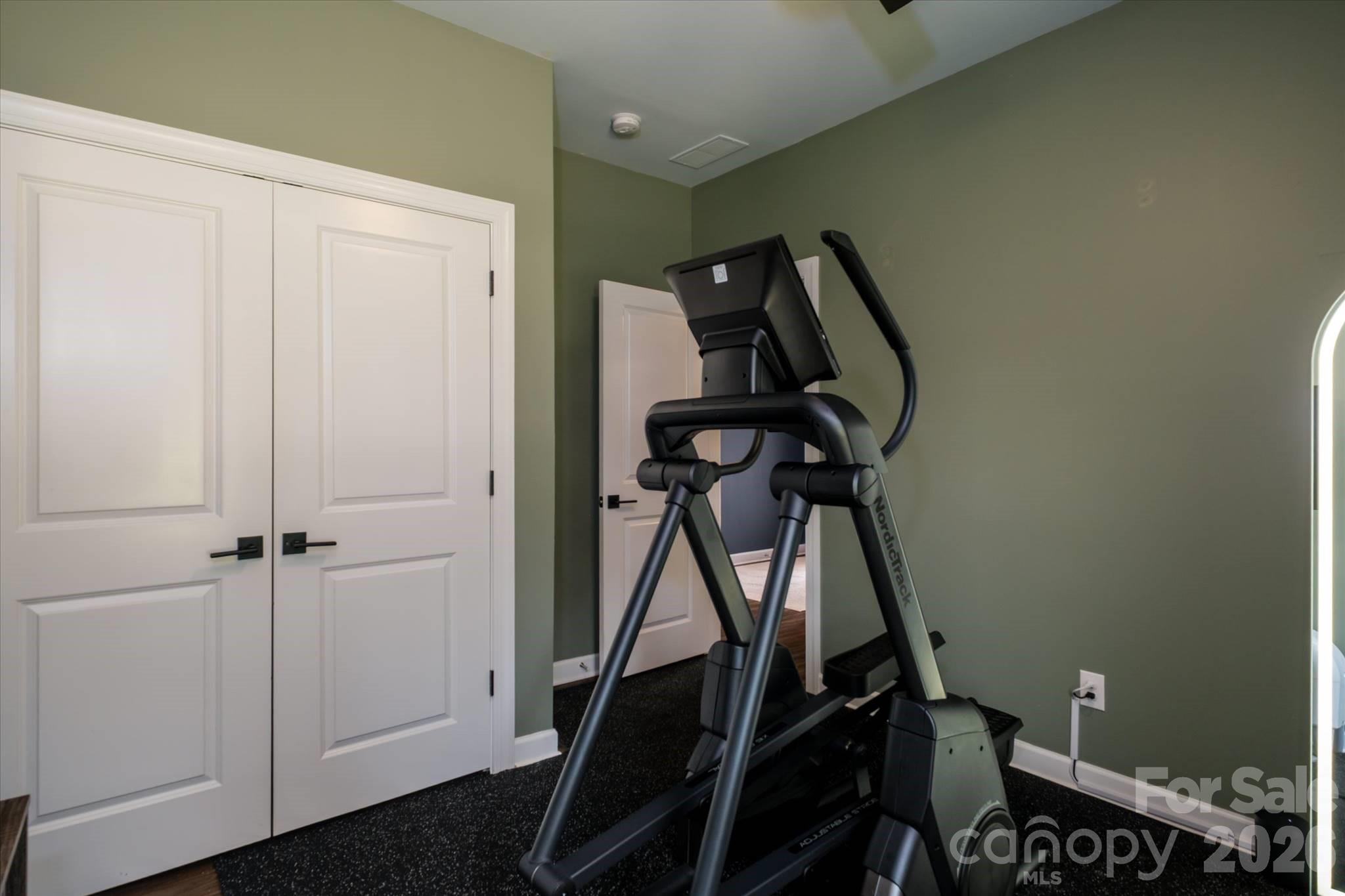 5609 Lavaux Court — Charlotte
