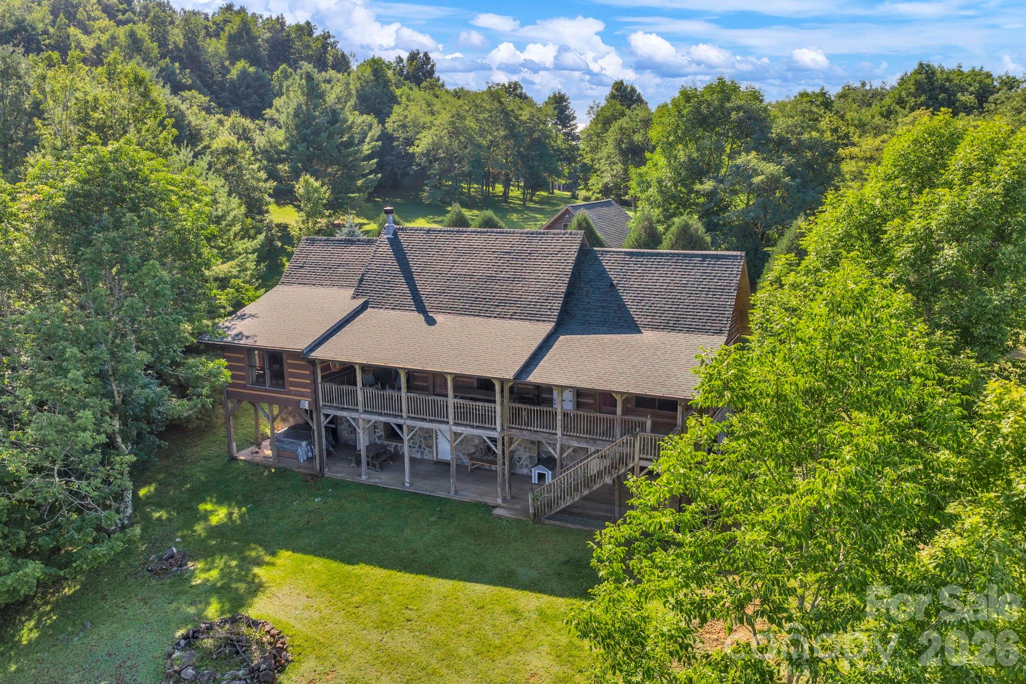 525 Schoolhouse Ridge — Boone