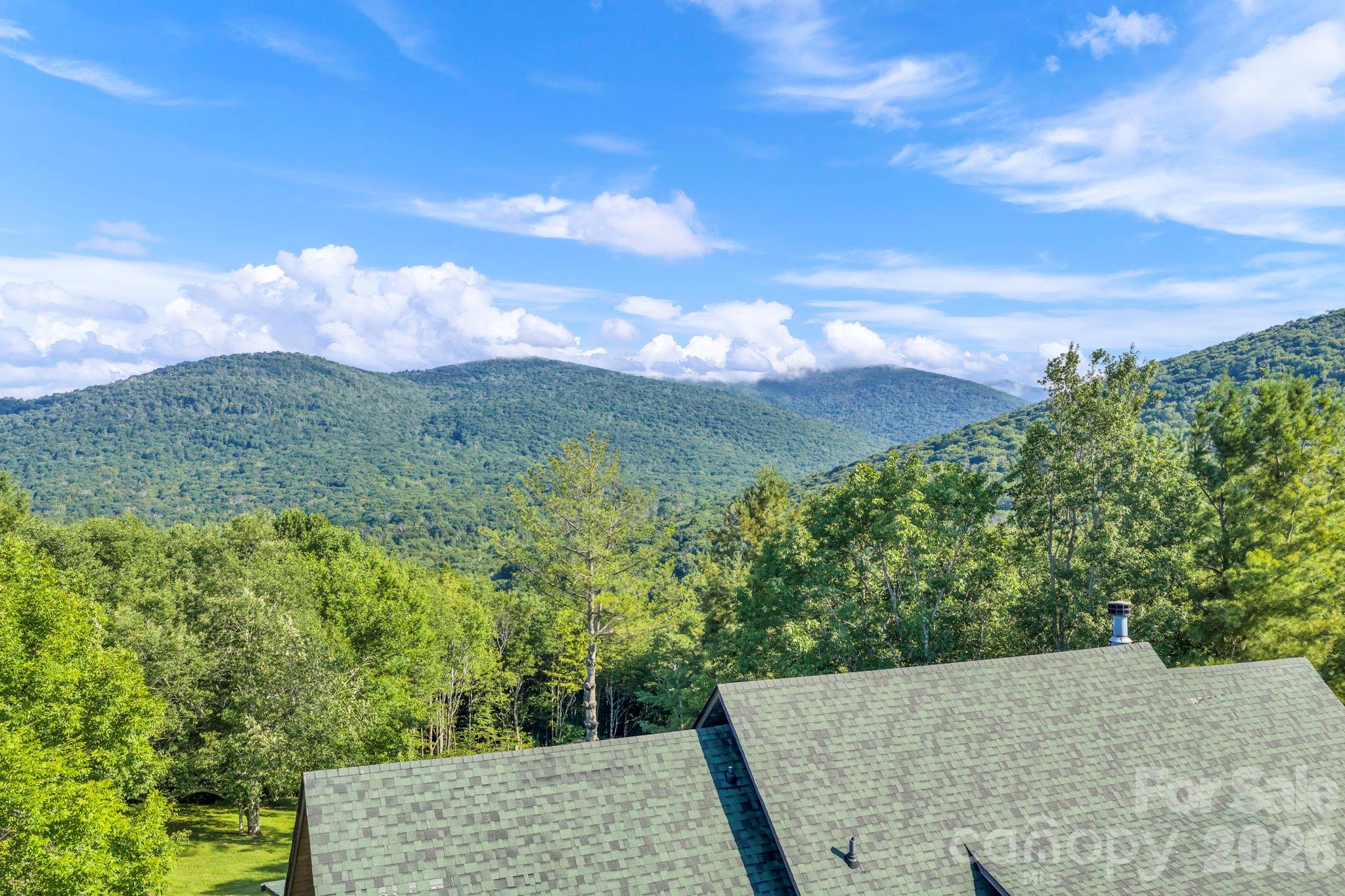 525 Schoolhouse Ridge — Boone