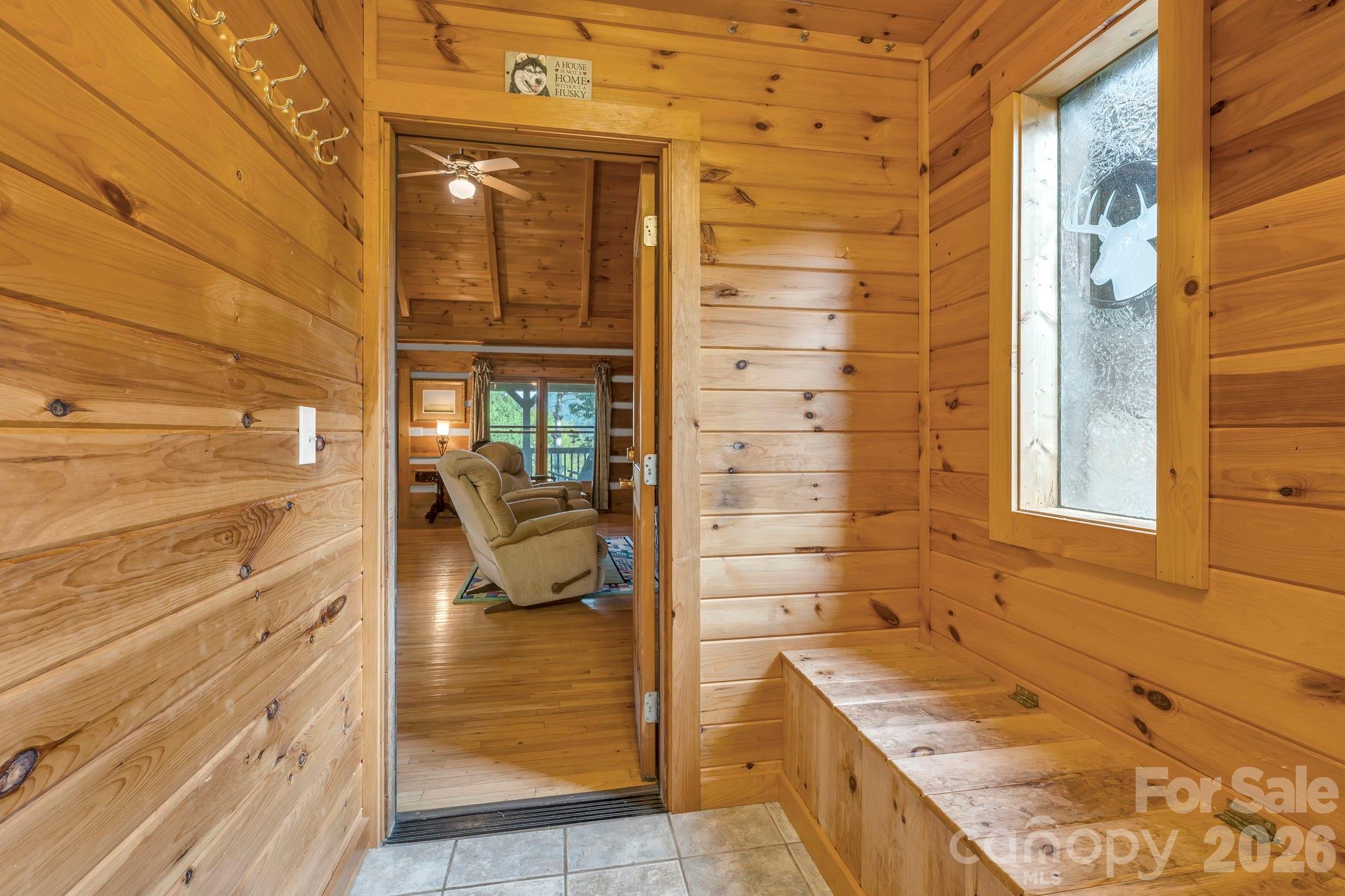 525 Schoolhouse Ridge — Boone