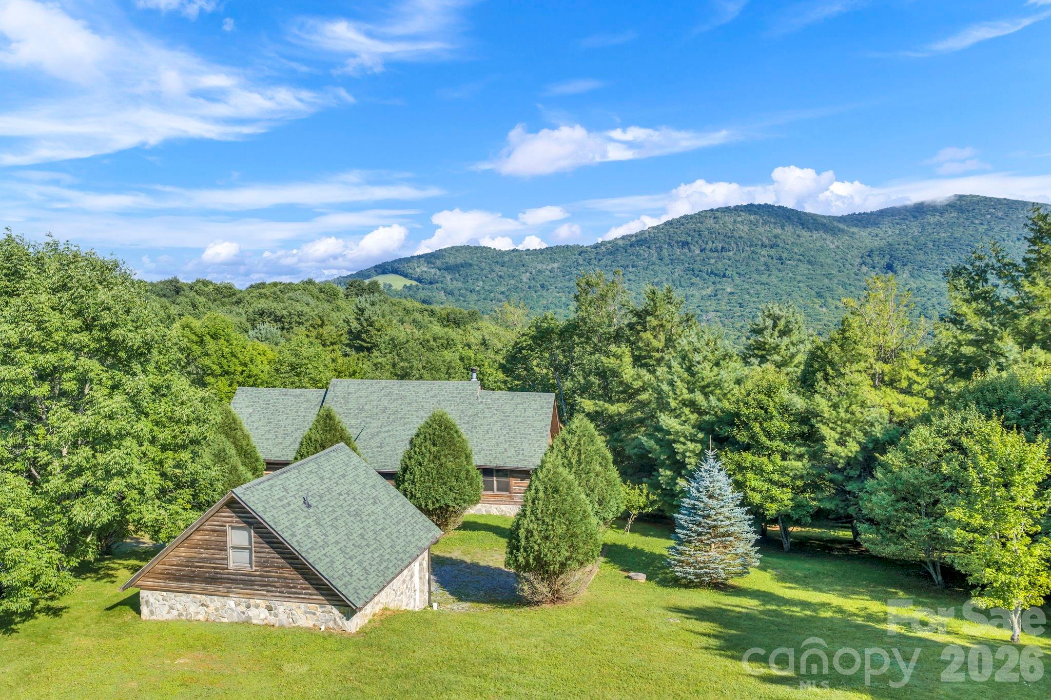 525 Schoolhouse Ridge — Boone