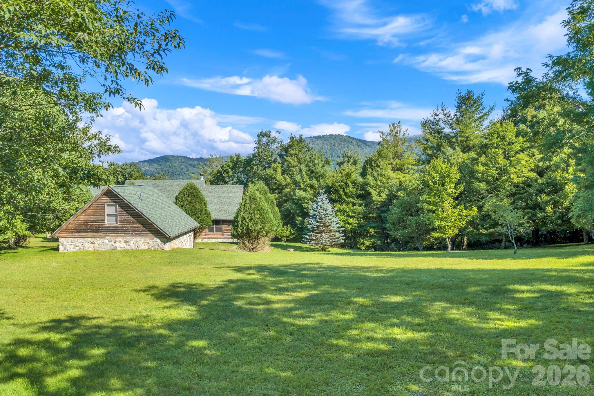 525 Schoolhouse Ridge — Boone