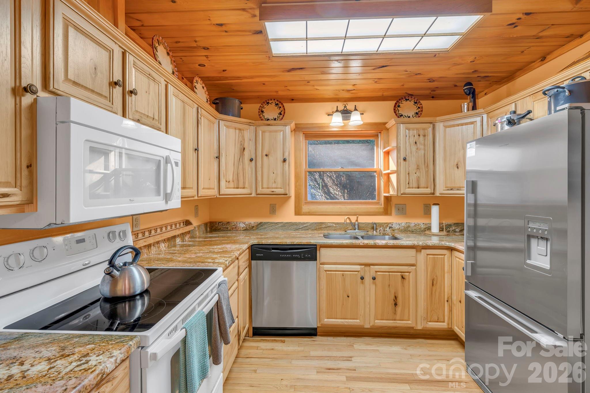 525 Schoolhouse Ridge — Boone