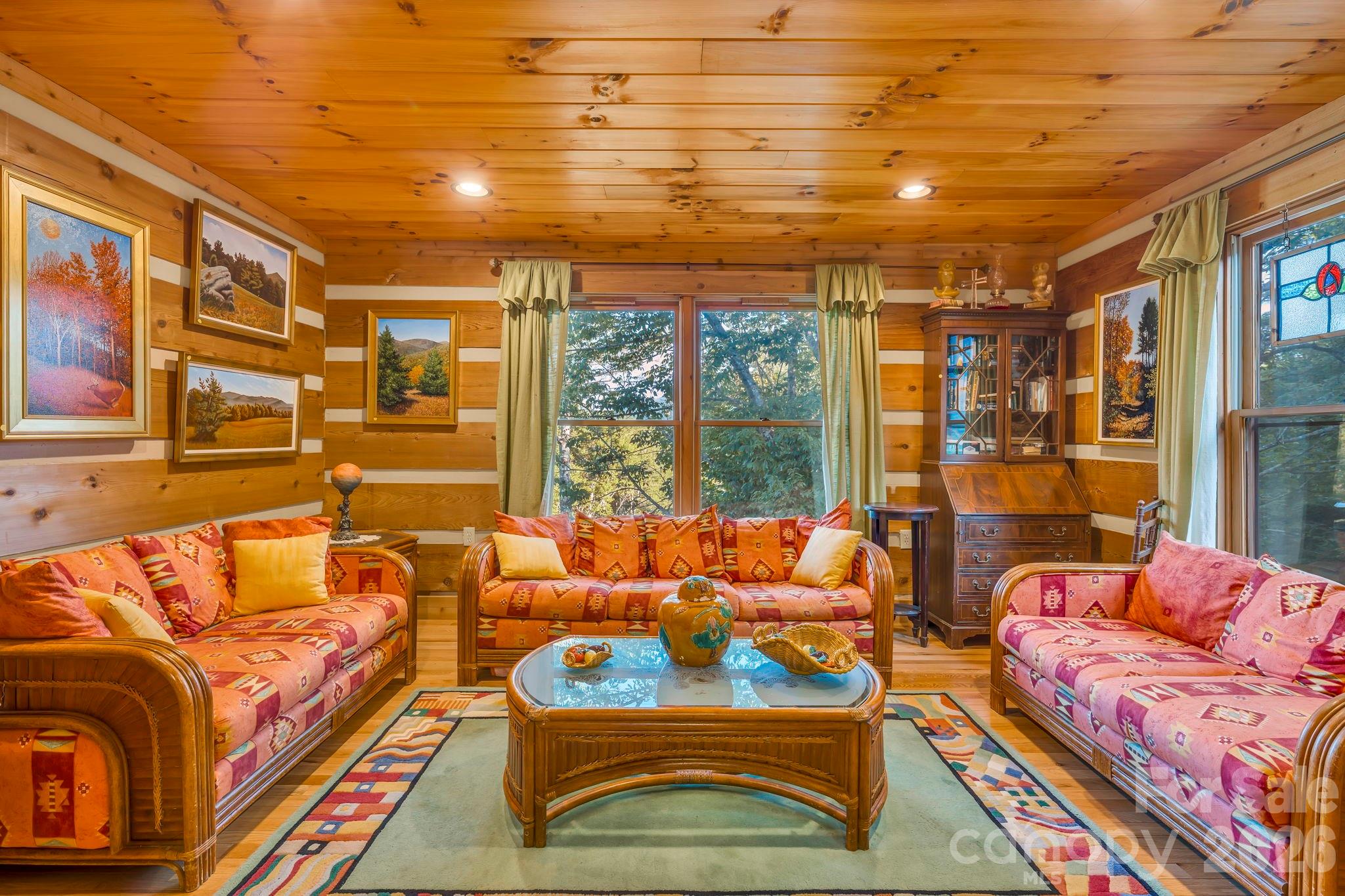 525 Schoolhouse Ridge — Boone