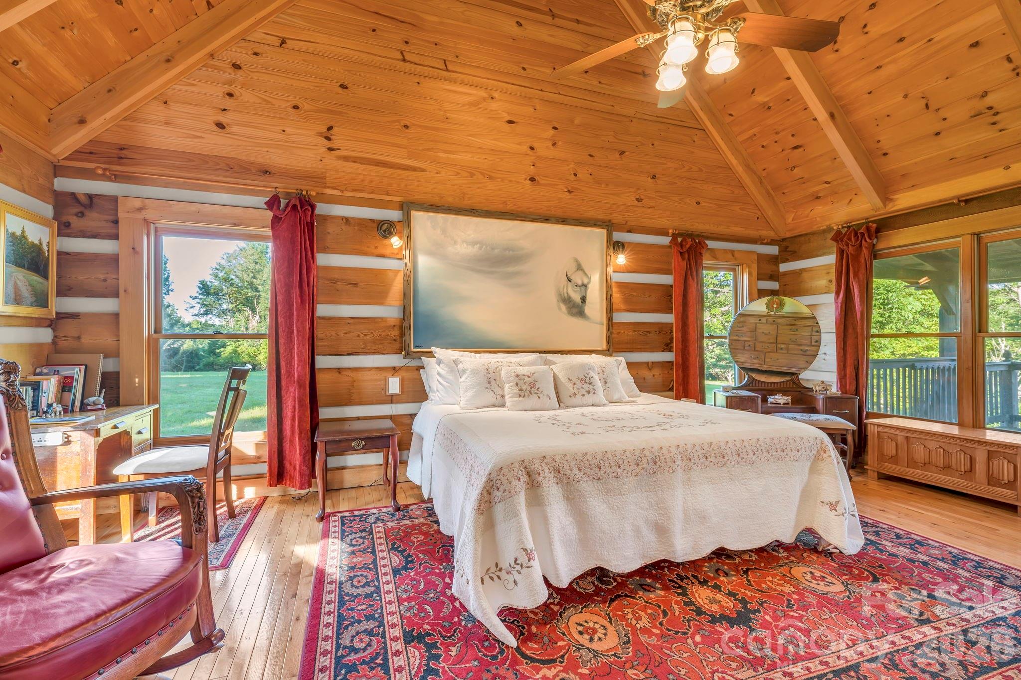 525 Schoolhouse Ridge — Boone