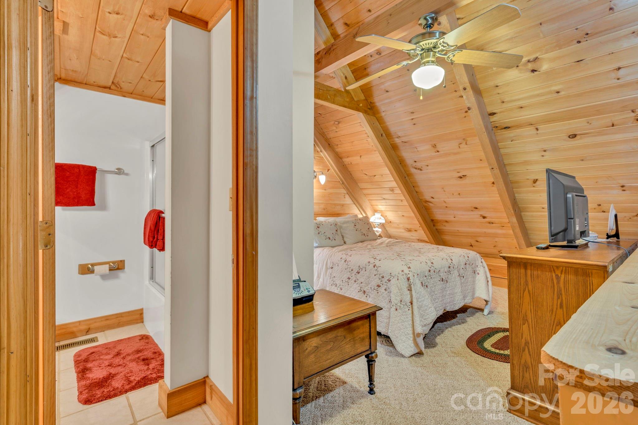 525 Schoolhouse Ridge — Boone
