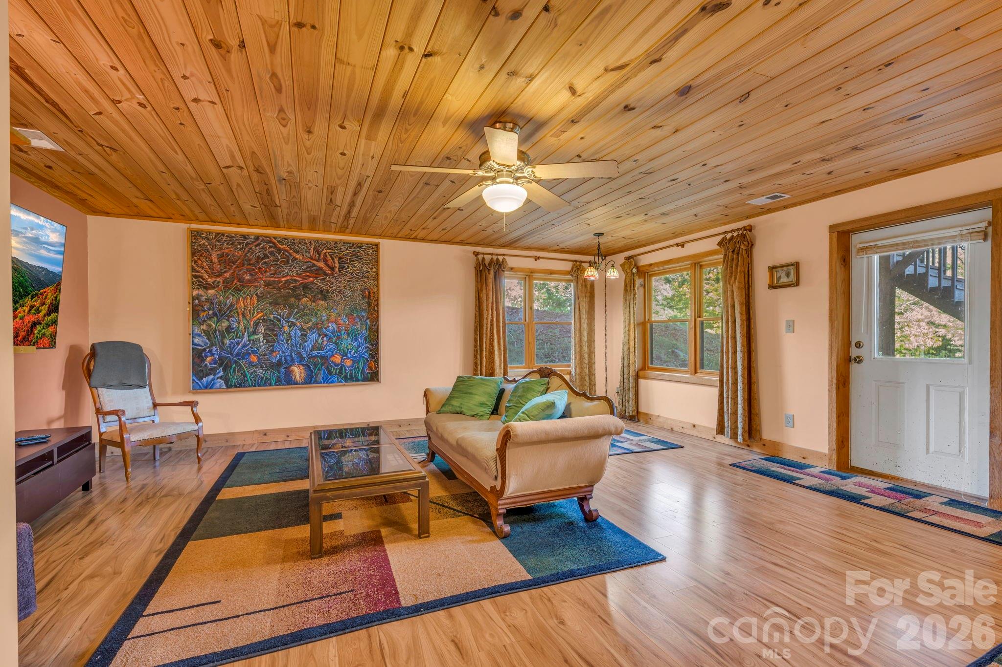 525 Schoolhouse Ridge — Boone