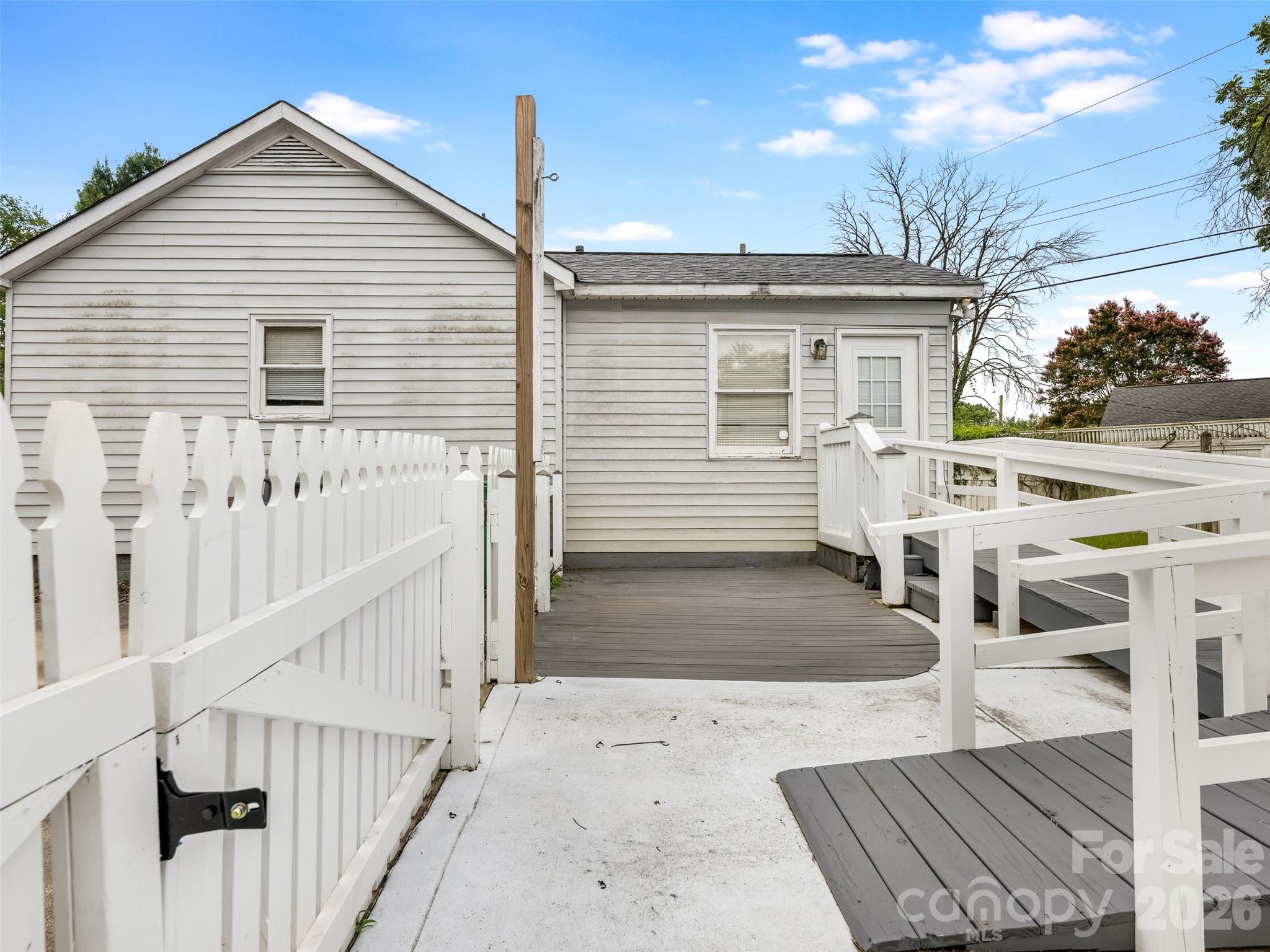 646 Marsh Road — Charlotte
