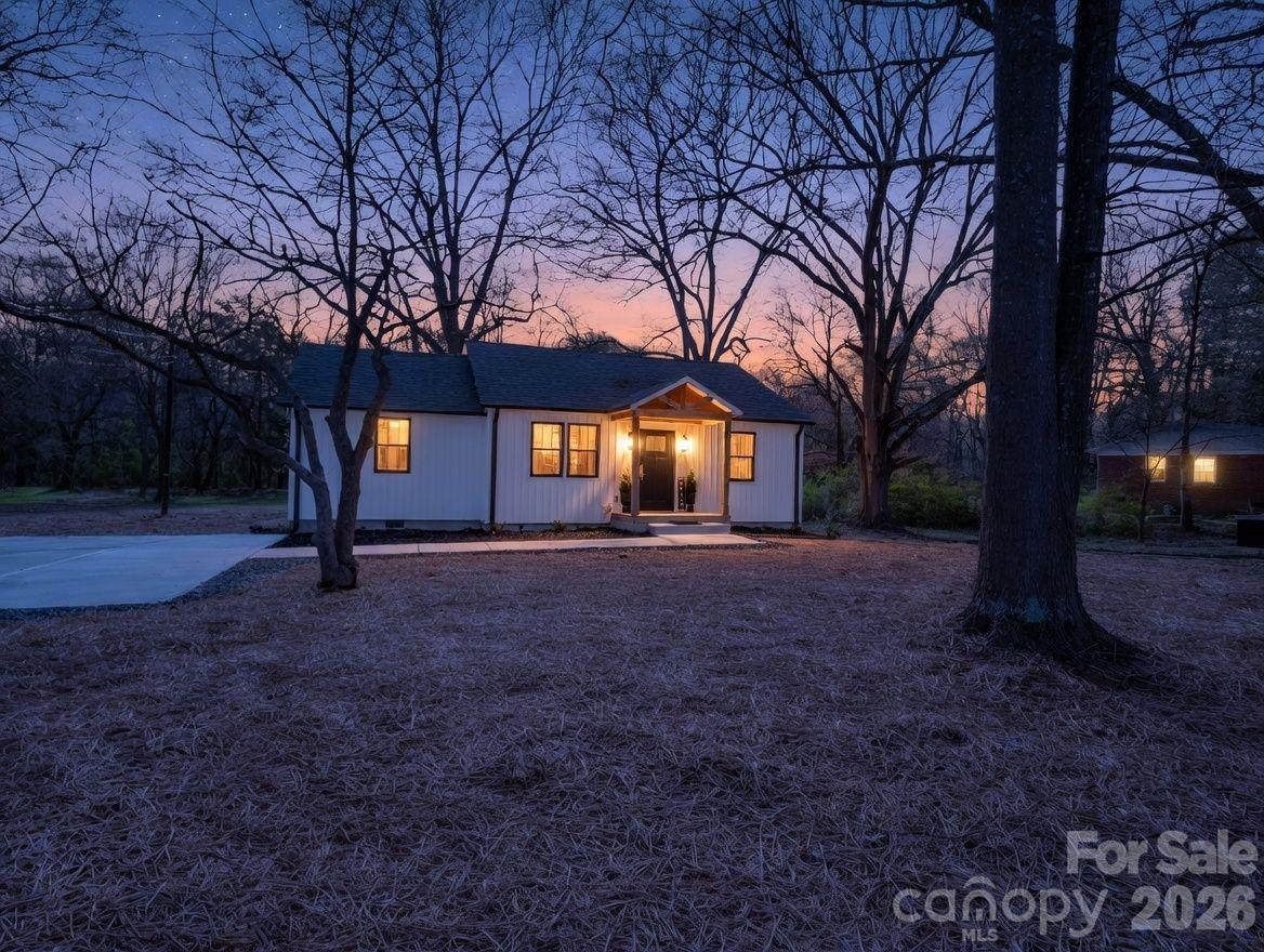 1325 W NC Hwy 150 Highway — Lincolnton