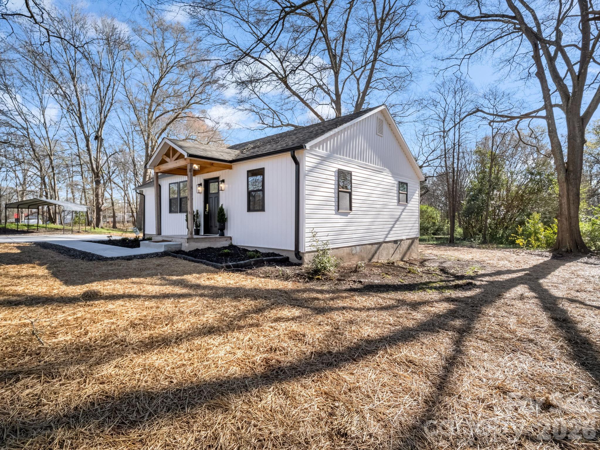 1325 W NC Hwy 150 Highway — Lincolnton