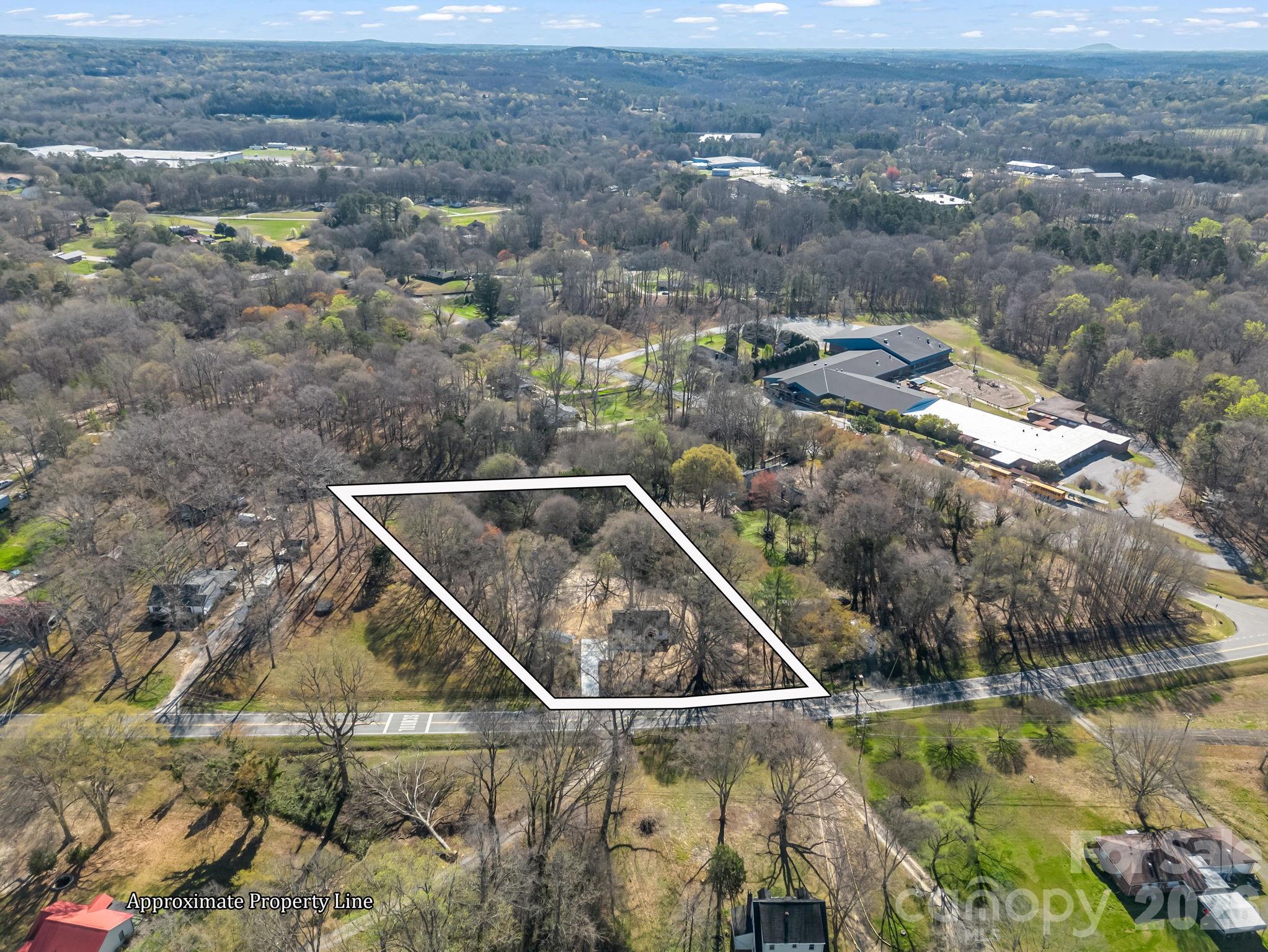 1325 W NC Hwy 150 Highway — Lincolnton