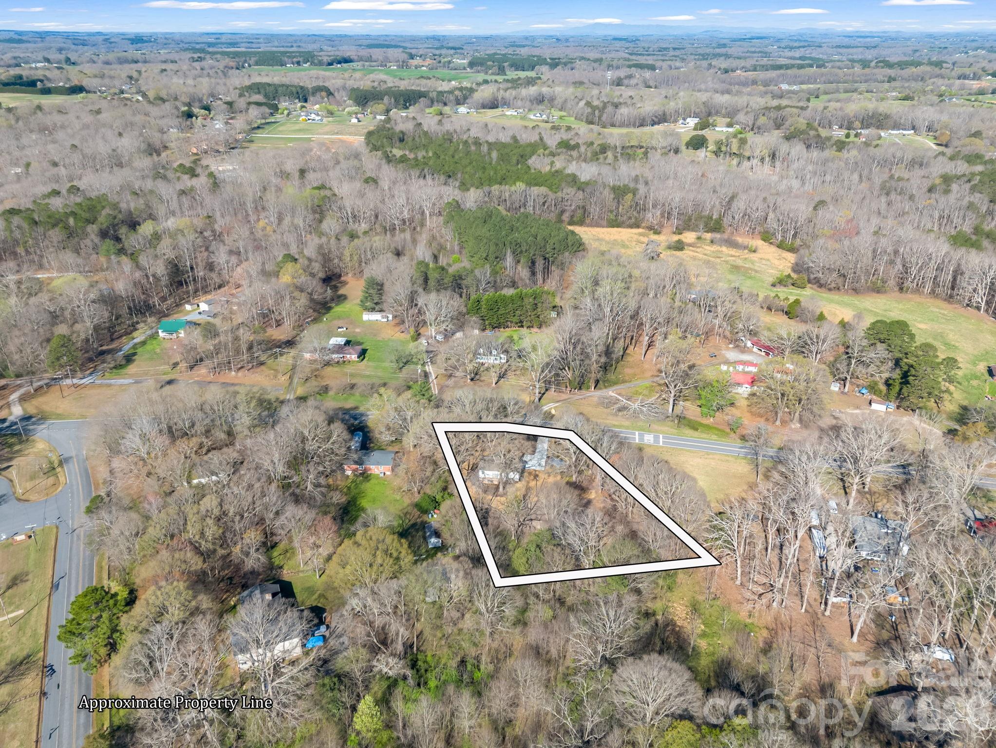 1325 W NC Hwy 150 Highway — Lincolnton