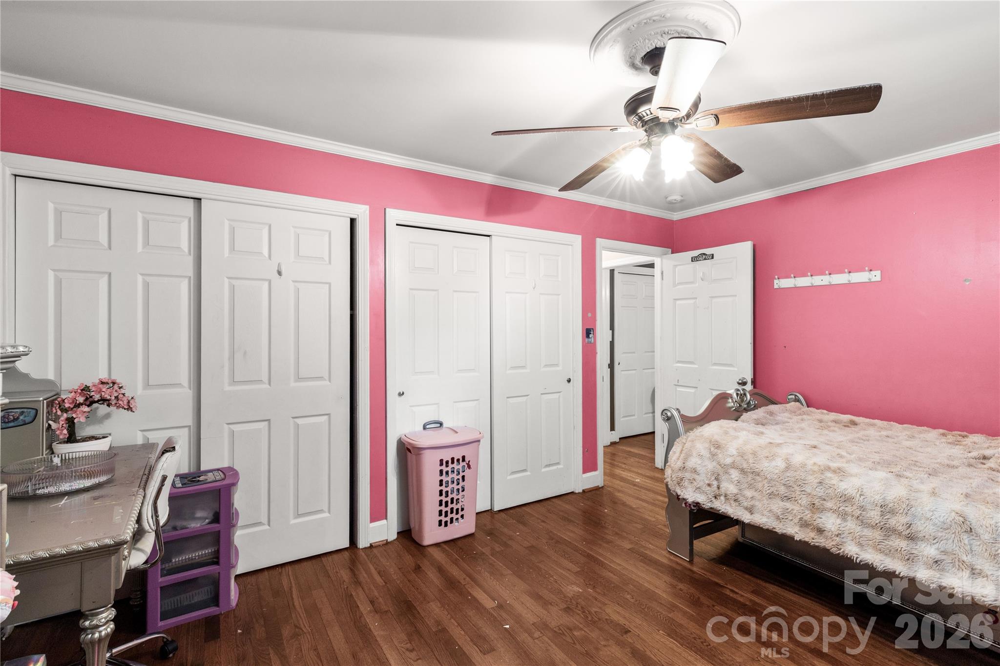 938 Forest Drive — Lancaster
