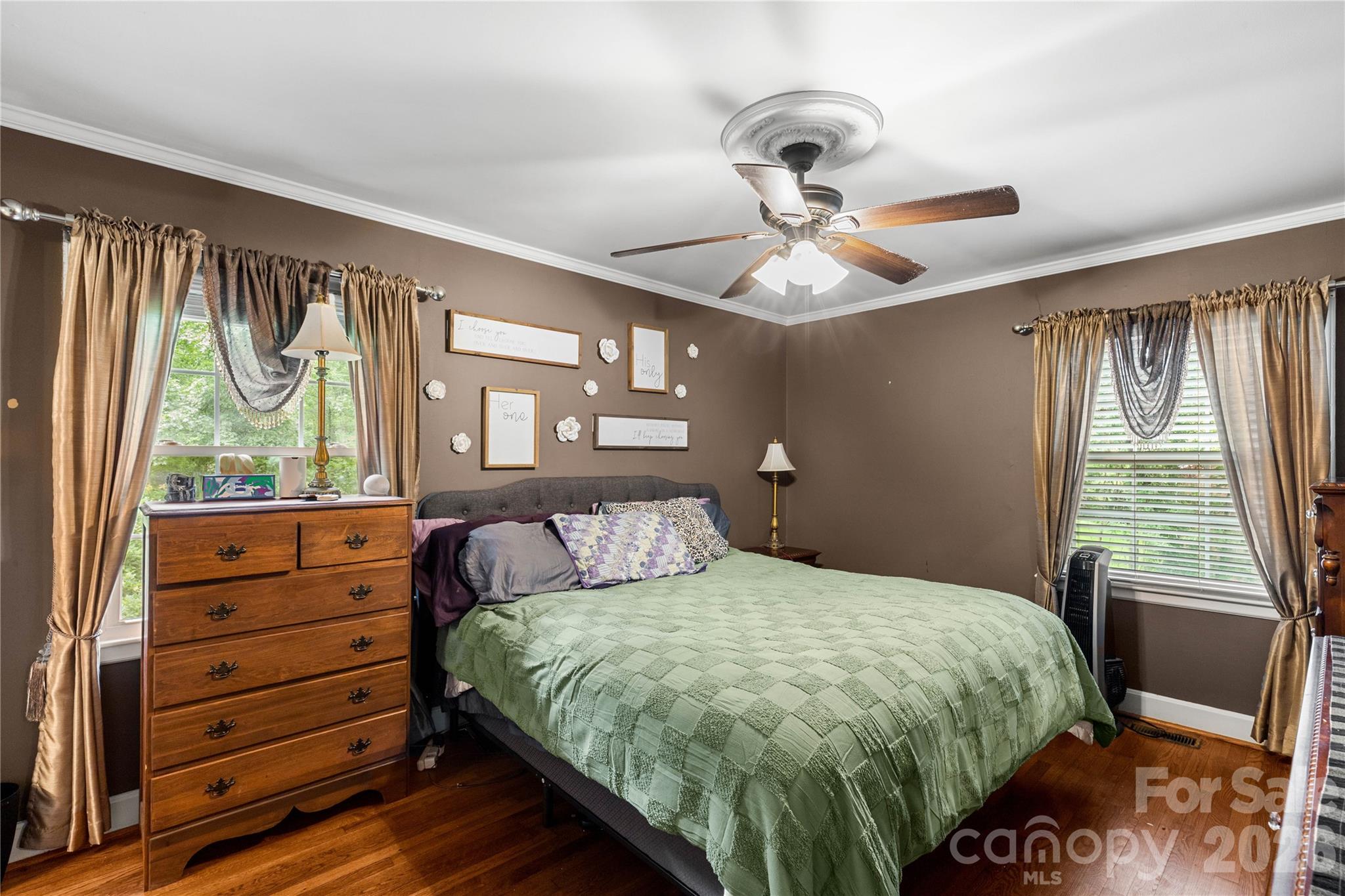 938 Forest Drive — Lancaster