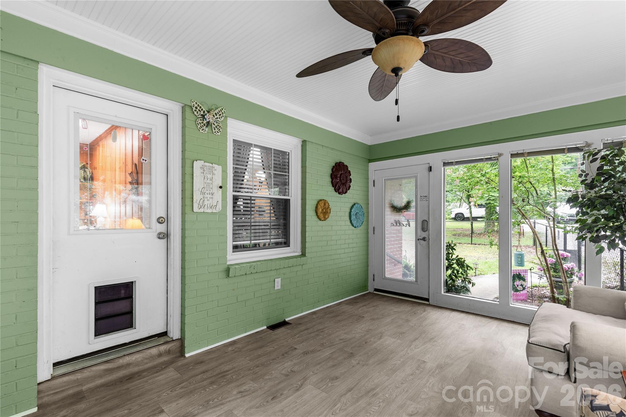 938 Forest Drive — Lancaster