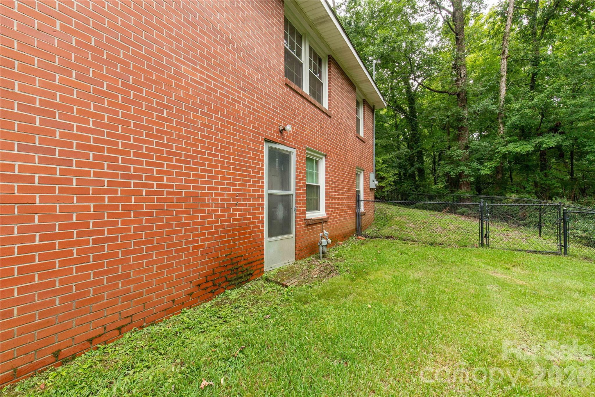 938 Forest Drive — Lancaster