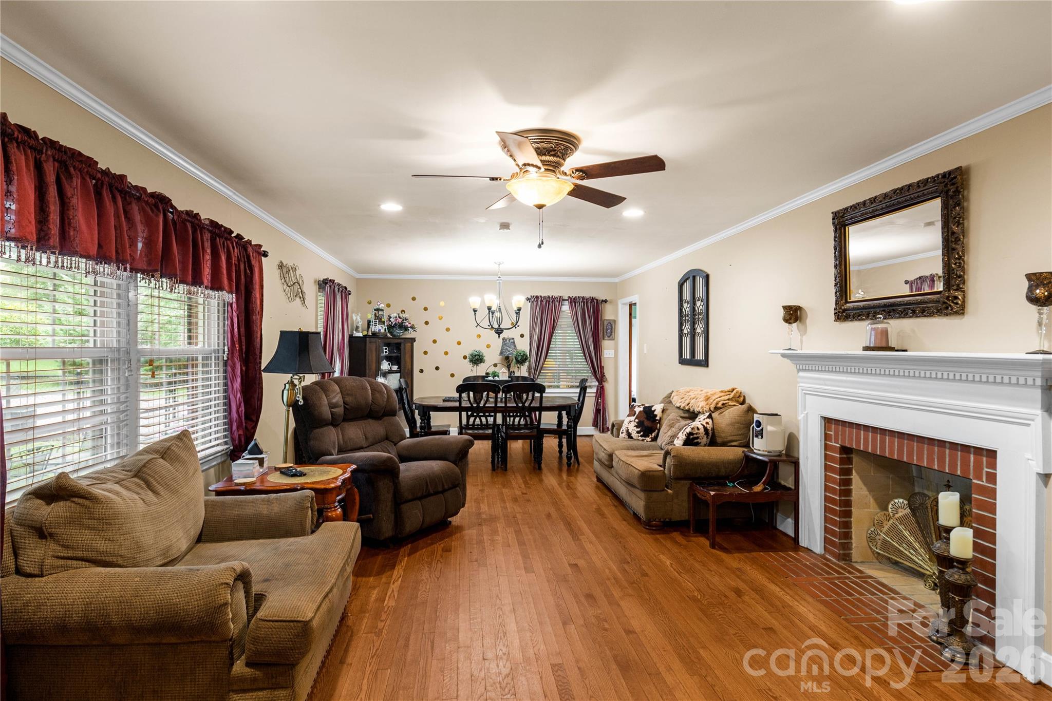 938 Forest Drive — Lancaster