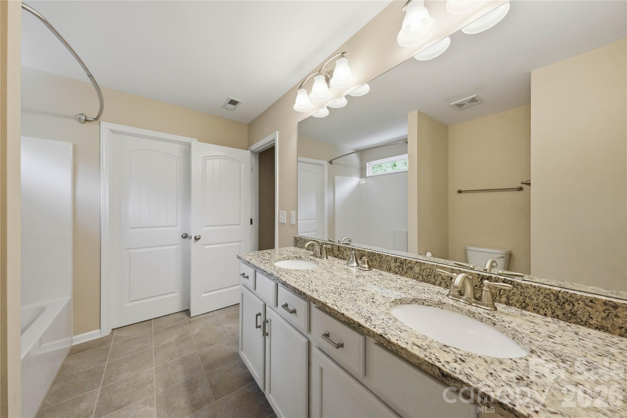10817 Bere Island Drive — Charlotte