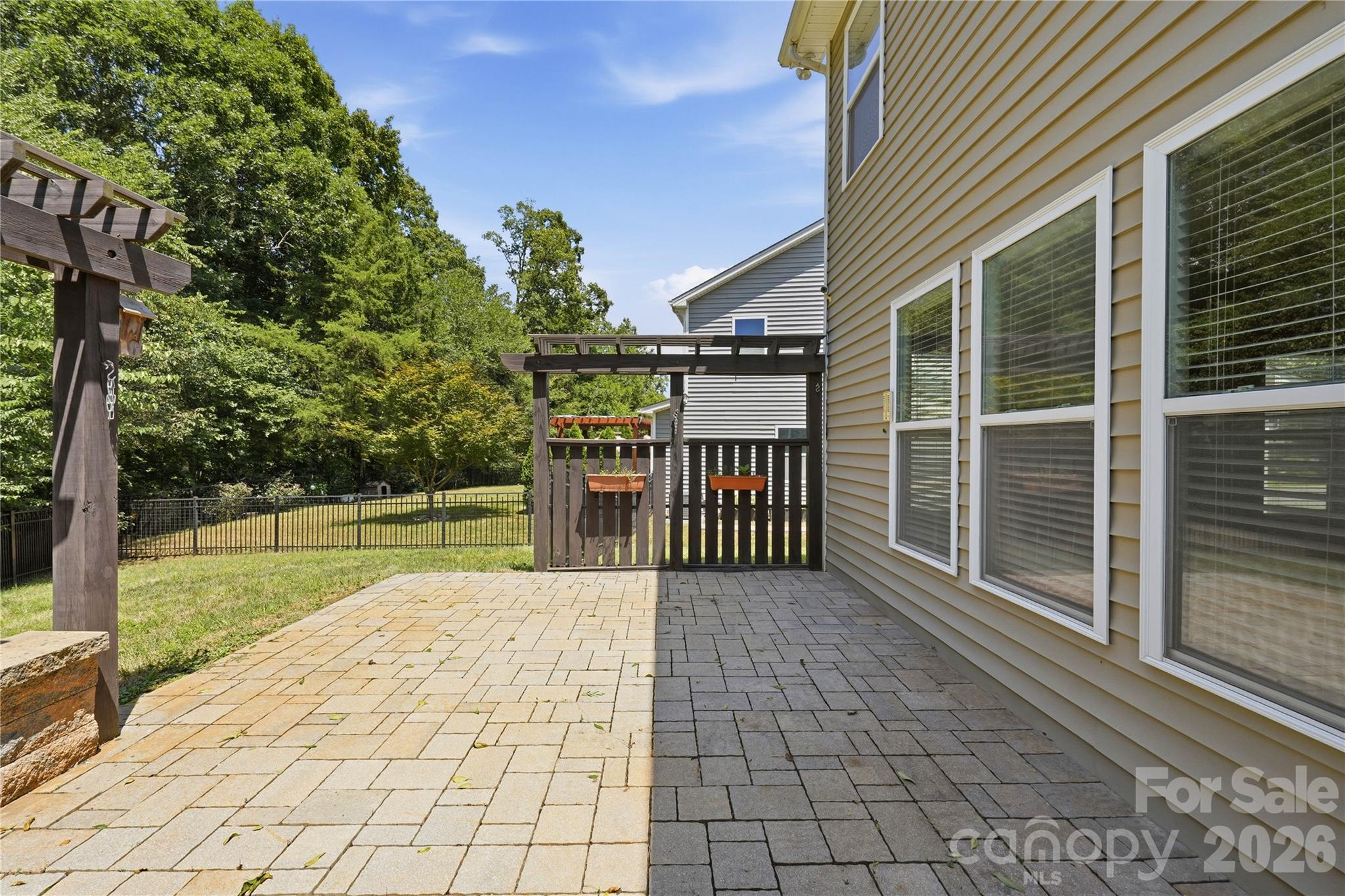10817 Bere Island Drive — Charlotte